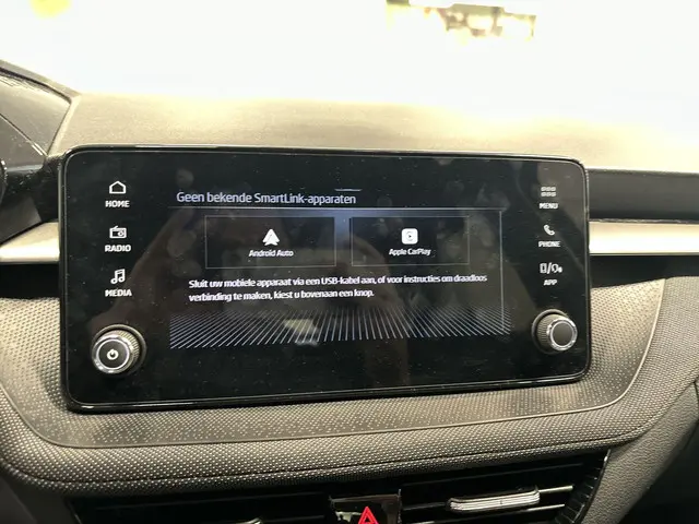 Škoda Fabia 1.0 TSI 95pk Selection 2024 Benzine 9