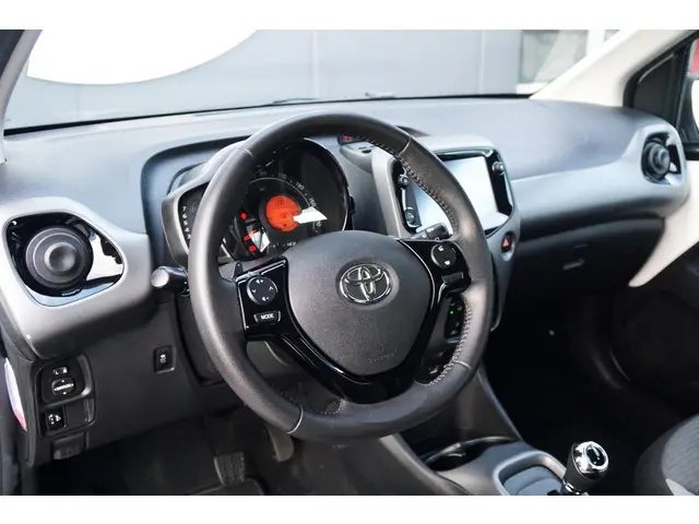 Toyota Aygo 1.0 VVT-i x-play 2021 Benzine 15