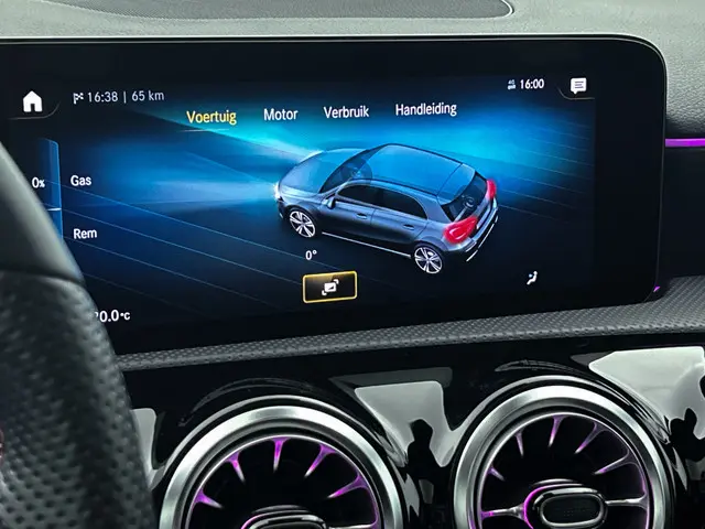Mercedes-Benz A-Klasse 180 Premium Plus 2021 Benzine 10