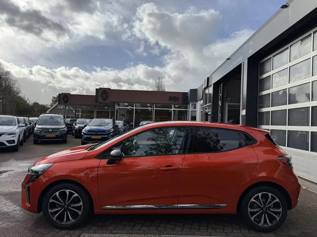 Renault Clio 1.0 TCe 90pk Techno+Pack Winter!! 2024 Benzine 9
