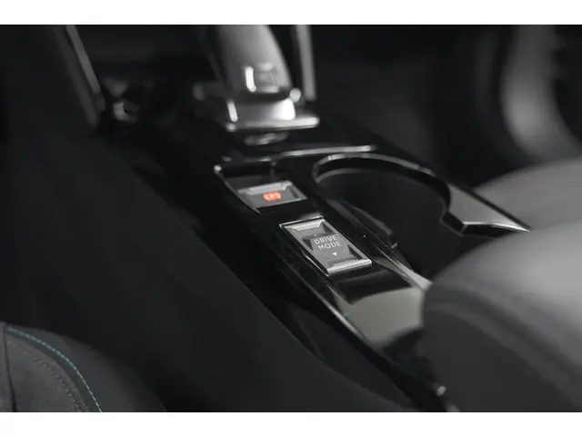 Peugeot 2008 PureTech 130 EAT8 Allure Pack 2021 Benzine 43