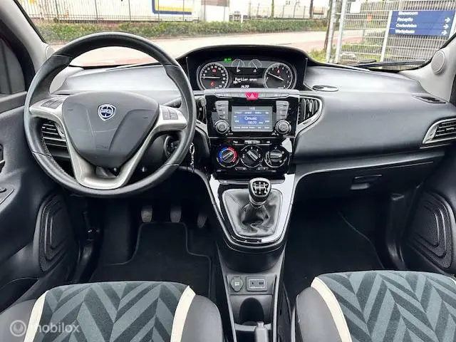 Lancia Ypsilon 1.2 Fire Evo Gold 2016 Benzine 13