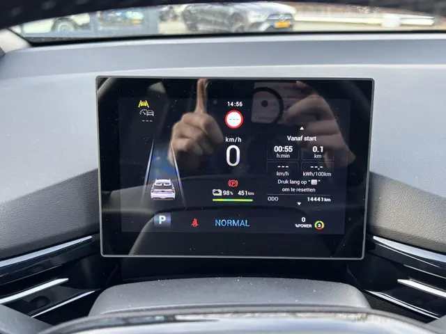 MG MG4 Electric Luxury 64 kWh 2024 Elektrisch 19