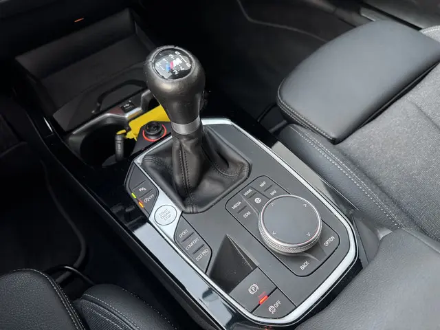 BMW 1 Serie 118i Executive Edition M 2020 Benzine 28