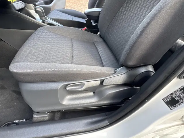 Toyota Yaris 1.5 Hybrid Active 2022 Hybride Benzine 24