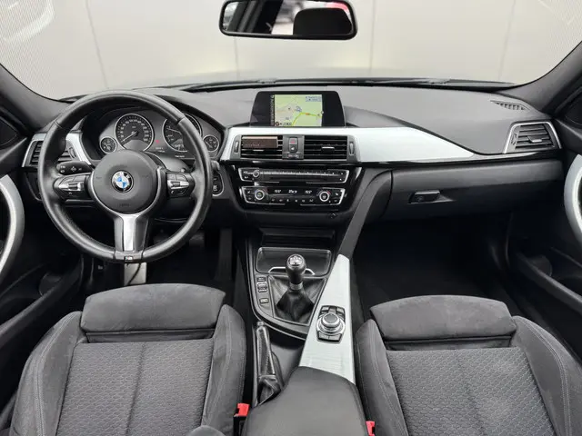 BMW 3 Serie 318d M Sport High Executive 2016 Diesel 6