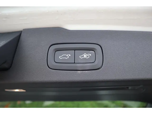 Volvo V60 2.0 B3 Plus Dark 2024 Benzine 20