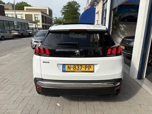 Peugeot 3008 1.2 PureTech Allure 2017 Benzine 4
