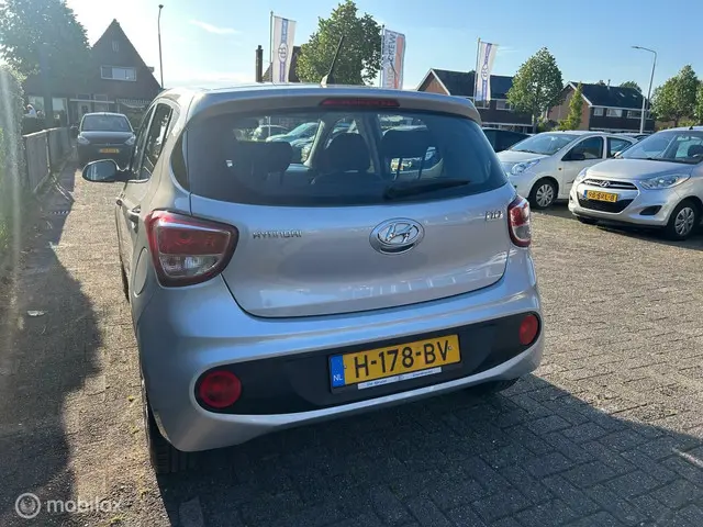 Hyundai i10 1.0i Comfort 2020 Benzine 6