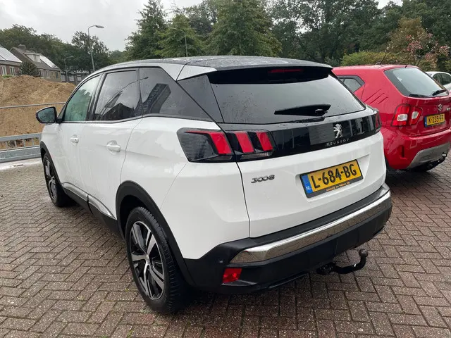 Peugeot 3008 1.2 PureTech Allure Automaat 2018 Benzine 4