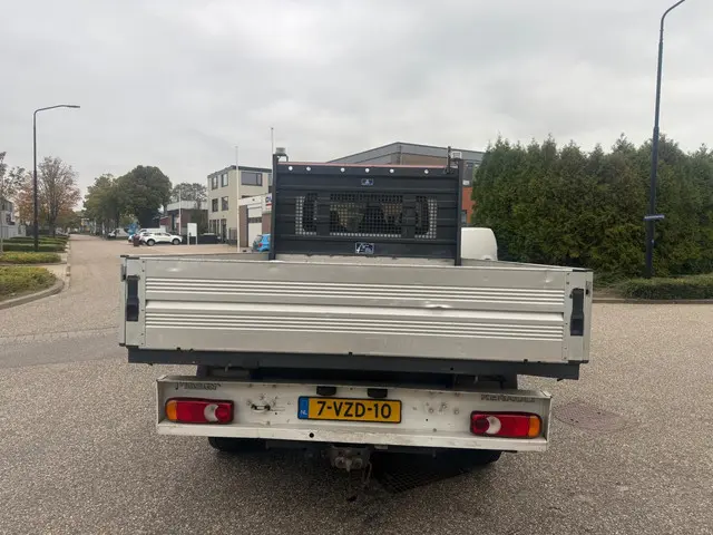 Renault Master T35 2.3 dCi L4H2 DL HD 2012 2012 Diesel 4