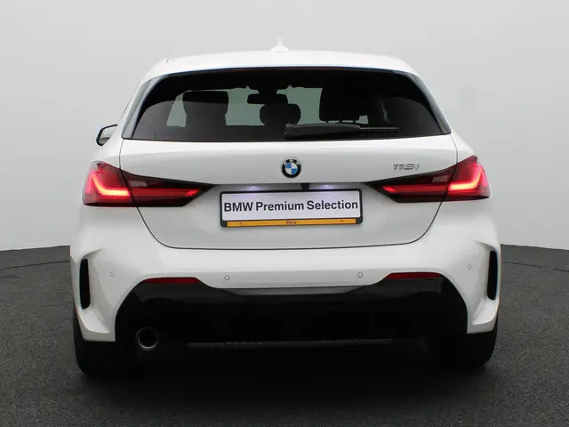 BMW 1 Serie 118i 2024 Benzine 5