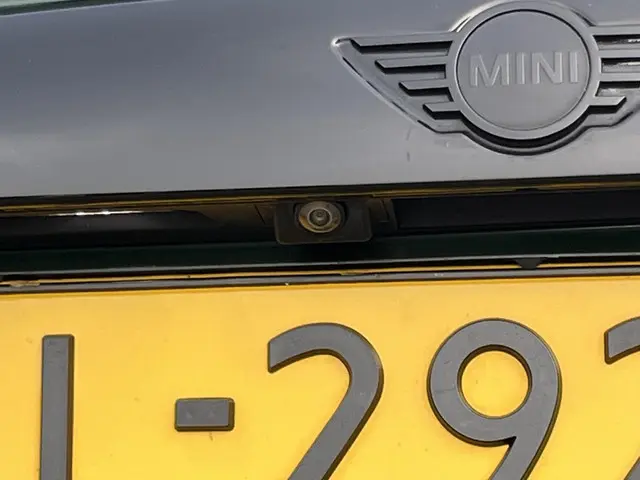 MINI Cooper Cabrio 2.0 John Works Chili 2017 Benzine 63