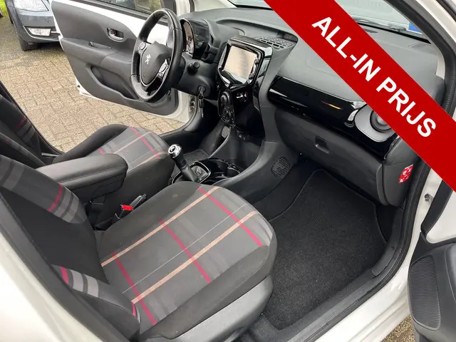 Peugeot 108 1.0 e-VTi Allure 2016 Benzine 10