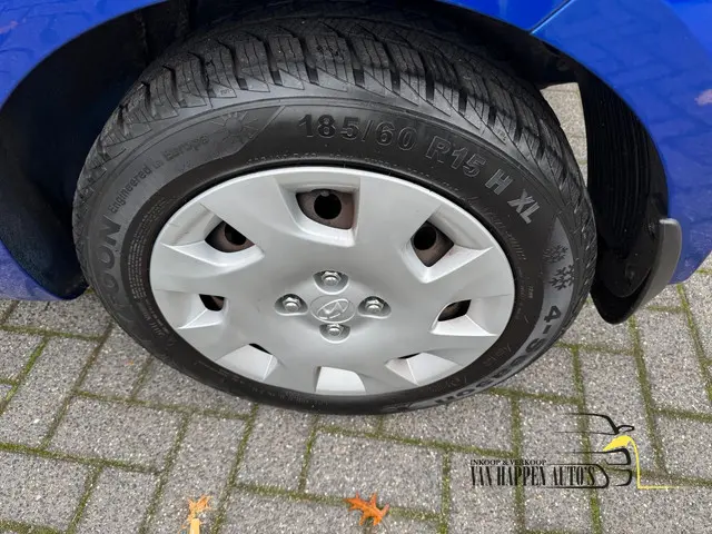 Hyundai i20 1.2i First Edition / APK 10-2026 2013 Benzine 14