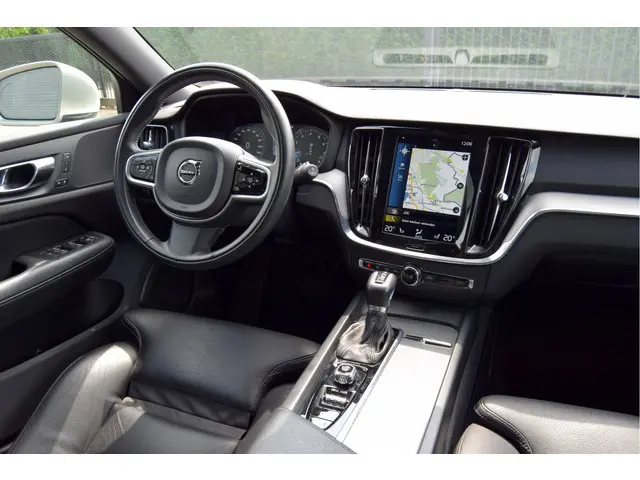 Volvo V60 2.0 T4 R-Design Automaat 2020 Benzine 12