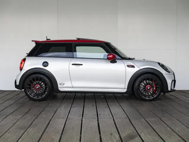 MINI 3-Deurs John Cooper Works 2022 Benzine 4
