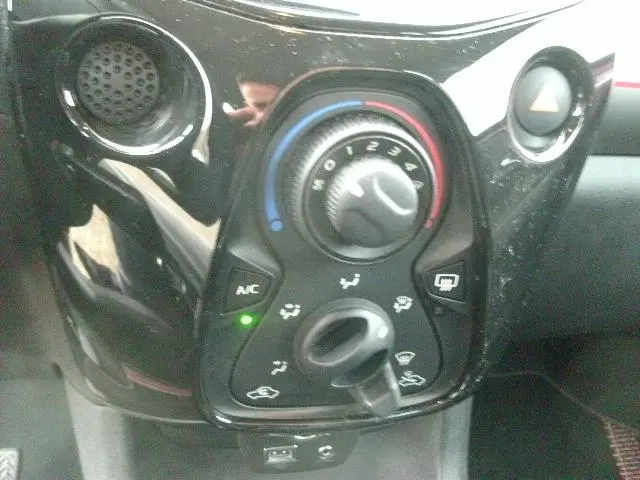 Peugeot 108 1.0 e-VTi Allure / Airco / Carplay 2014 Benzine 14