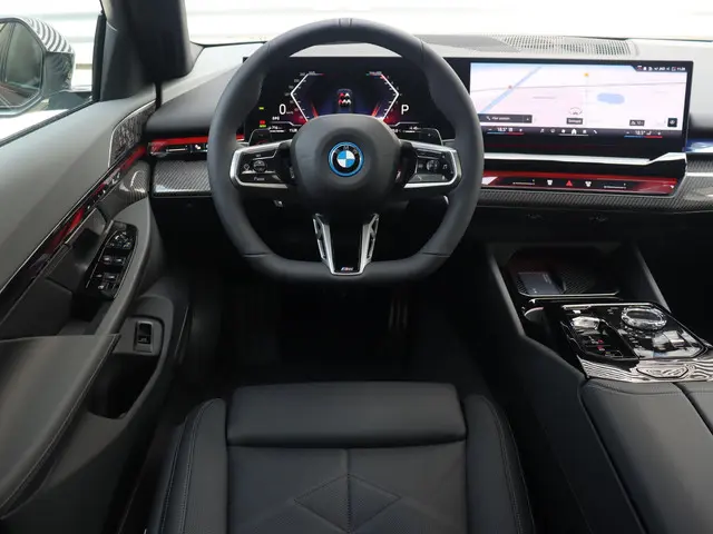 BMW 5 Serie Touring 550e 2026 Hybride Benzine 9