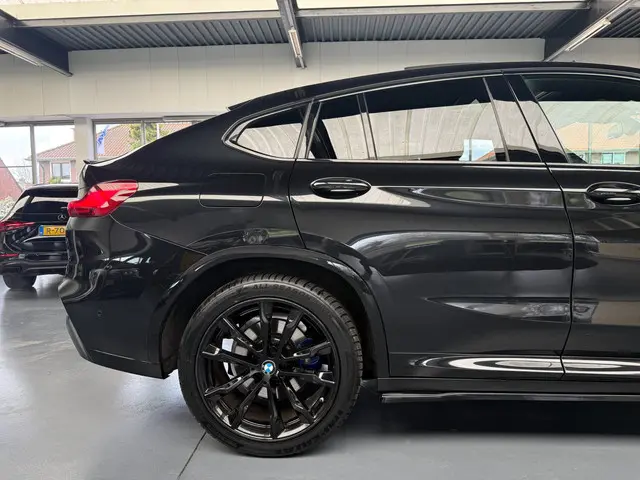 BMW X4 XDrive20i M Sport | Open dak | 2020 Benzine 17