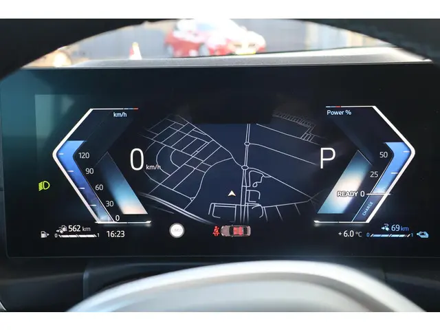 BMW 3 Serie 330e Sedan 2026 Hybride Benzine 12