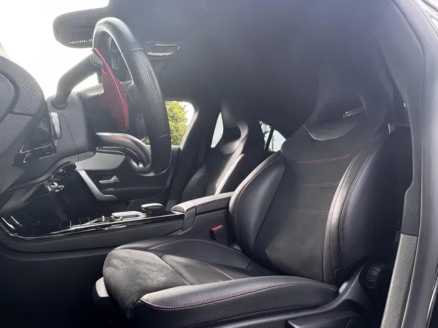 Mercedes-Benz CLA 3