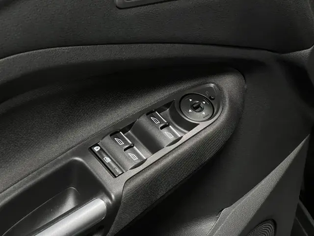 Ford C-MAX 1.5 Titanium 2018 Benzine 15