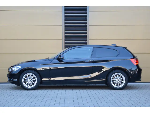 BMW 1 Serie 118i Executive 2018 Benzine 2