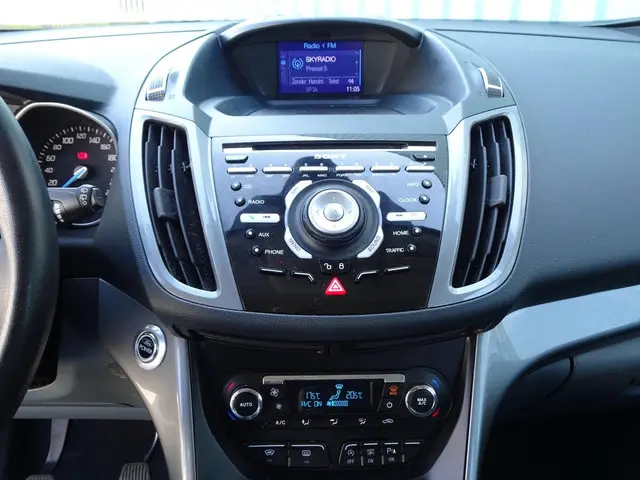 Ford C-MAX 1.0 Titanium Navi Camera Cruise 2013 Benzine 12