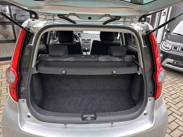 Opel Agila 1.2 Edition 2012 Benzine 9