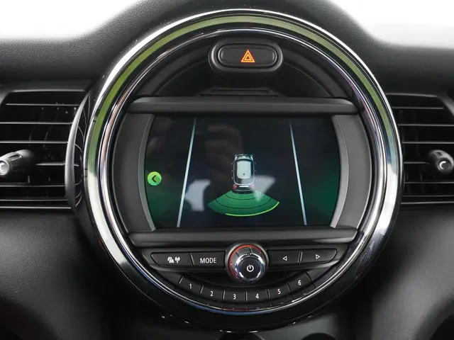 MINI 5-Deurs Cooper 2019 Benzine 17