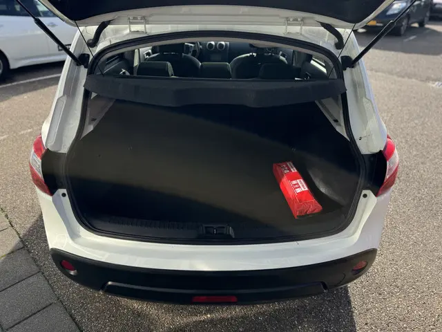 Nissan QASHQAI 1.6 Connect Edition 2013 Benzine 6