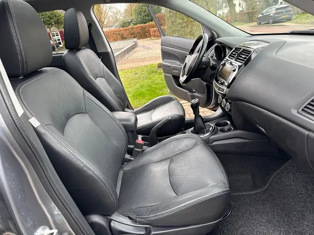 Mitsubishi ASX 1.6 Cleartec Instyle 2015 Benzine 14