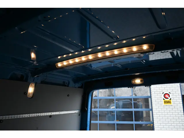 Mercedes-Benz Sprinter 319 CDI L3H2 2022 Diesel 15