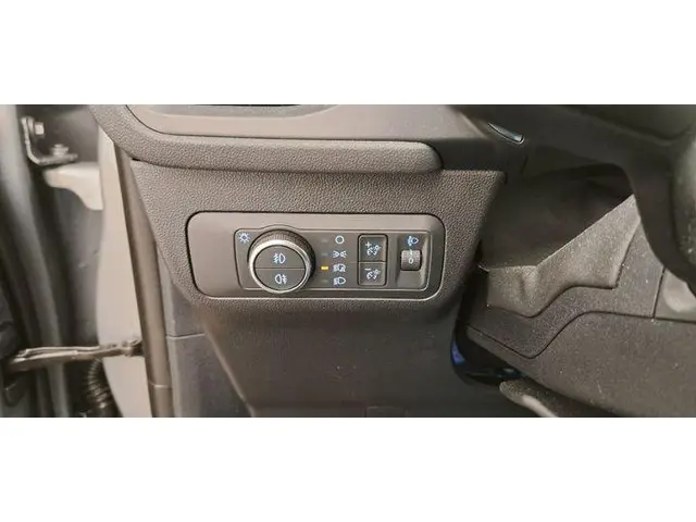 Ford Kuga 2.5 FHEV Titanium 2025 Hybride Benzine 9