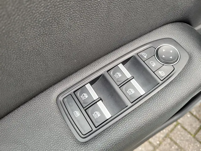 Renault Captur 1.3 TCe 140 Intens 2022 Benzine 20