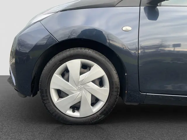 Toyota Aygo 1.0 VVT-i x-play 2017 Benzine 22