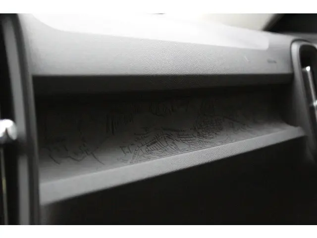 Volvo XC40 1.5 T2 Momentum Core 2021 Benzine 24