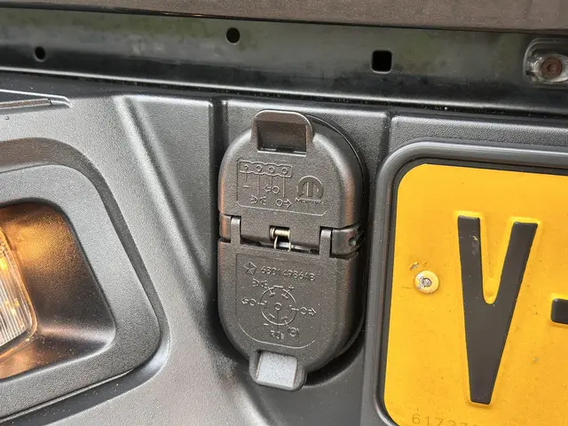 Dodge Ram 1500 5.7 V8 4x4 Quad Cab 6'4 Sport 2018 LPG/Gas 32