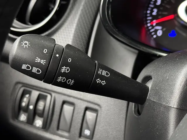 Renault Clio Estate TCe 90 Limited 2019 Benzine 19