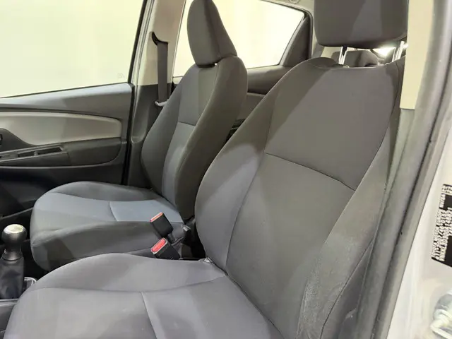 Toyota Yaris HB 1.0 VVt-i Aspiration 2015 Benzine 24