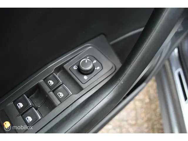 Volkswagen T-Roc 1.5 TSI R-Line Aut Bj 2024 2024 Benzine 17