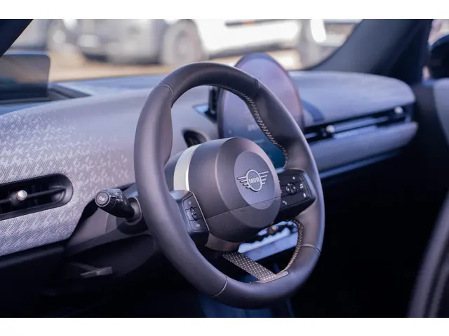 MINI 5-Deurs Mini 1.5 Cooper C Classic XS 2025 Benzine 36