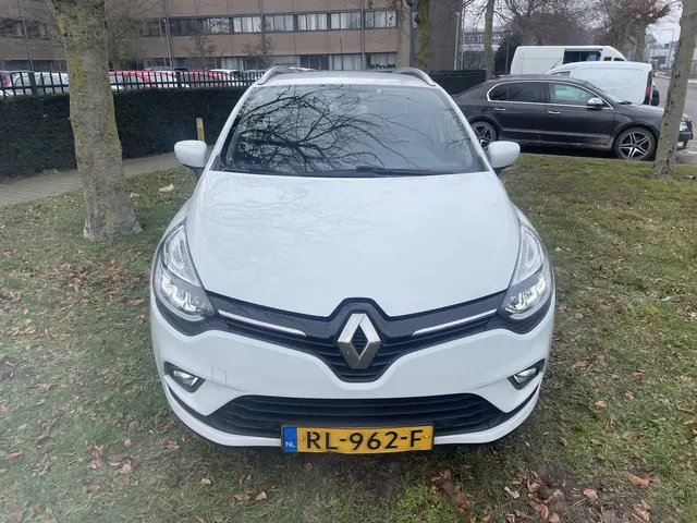 Renault Clio Estate 0.9 TCe Intens 2017 Benzine 2