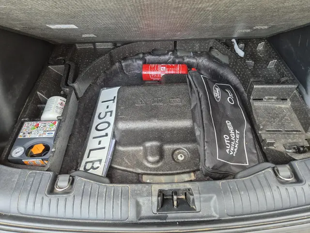 Ford Kuga 2.5 PHEV Titanium 2023 Hybride Benzine 25