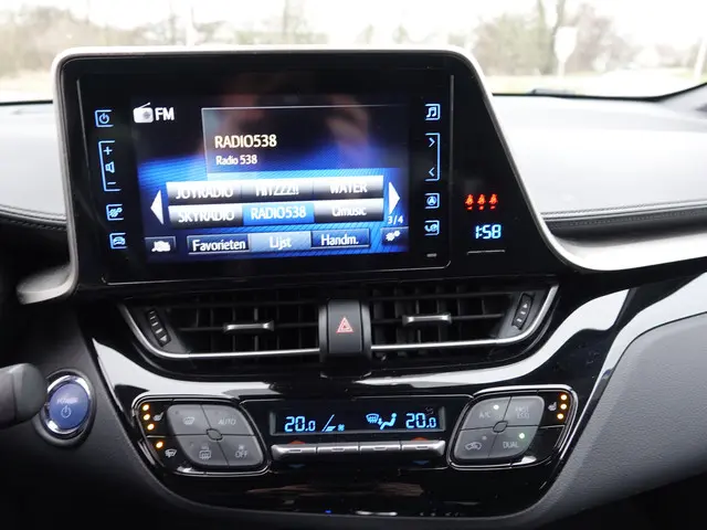 Toyota C-HR 1.8 Hybrid Dynamic 2018 Hybride Benzine 17