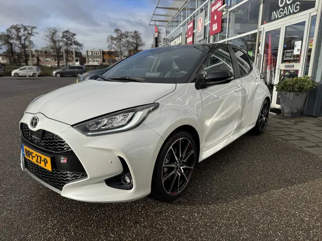 Toyota Yaris 1.5 Hybrid GR Sport 2023 Hybride Benzine 4