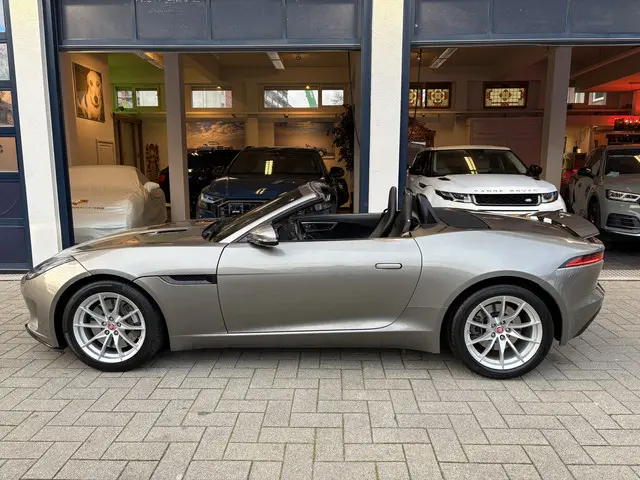 Jaguar F-Type 2.0T R-Dynamic 2017 Benzine 4