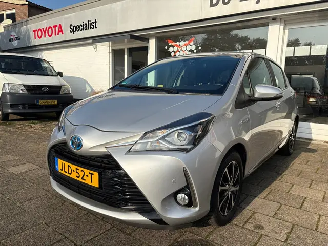 Toyota Yaris 1.5 Hybrid Design 2018 Hybride Benzine 4