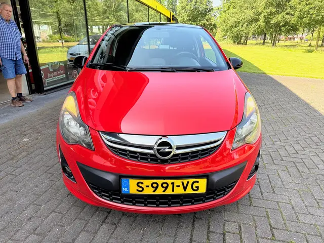 Opel Corsa 1.4-16V COLOR OPC LINE 2013 Benzine 15